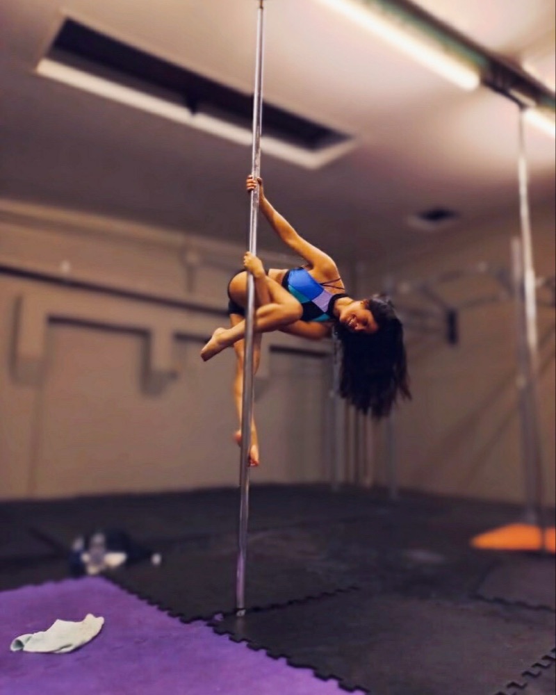 Vero Marenco entrenando en el salón del Gimnasio Bravo